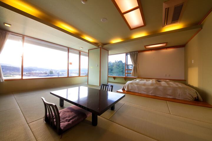 Room 19 of 61