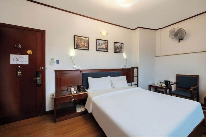 Room 3 of 25