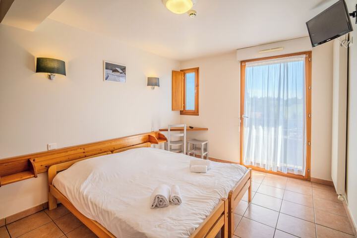 Room 9 of 38