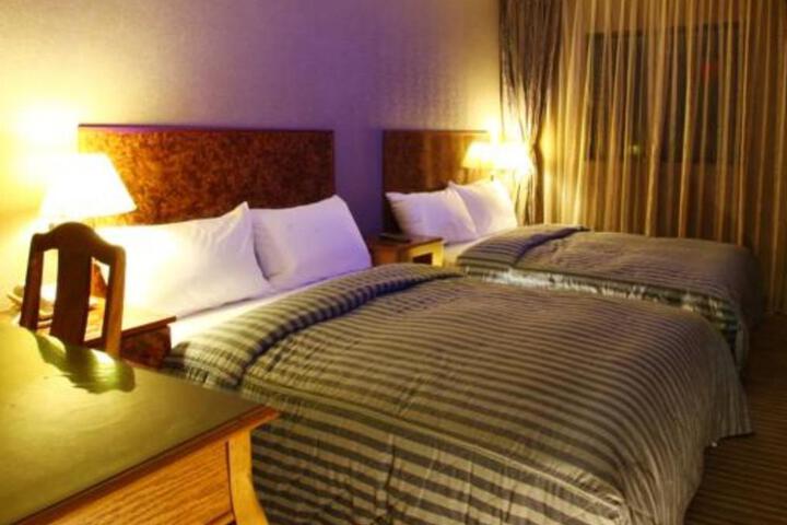 Room 4 of 5