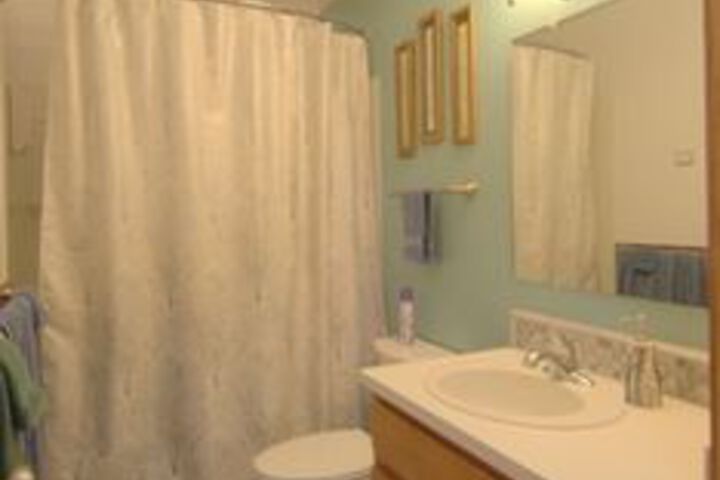 Room 2 of 37