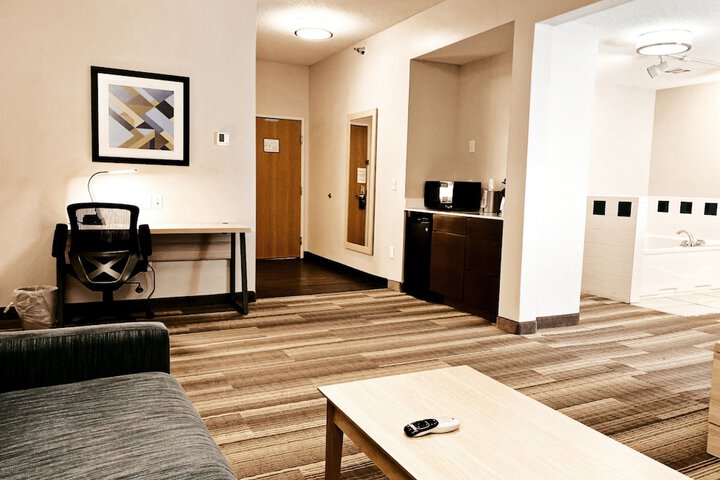 1 King Bed Suite (18 of 24)
