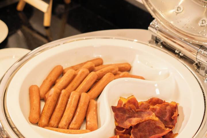 Dining 52 of 78