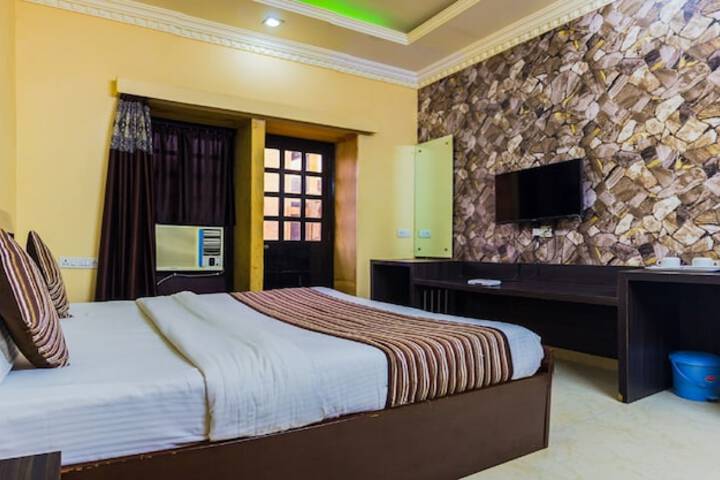 Room 15 of 51