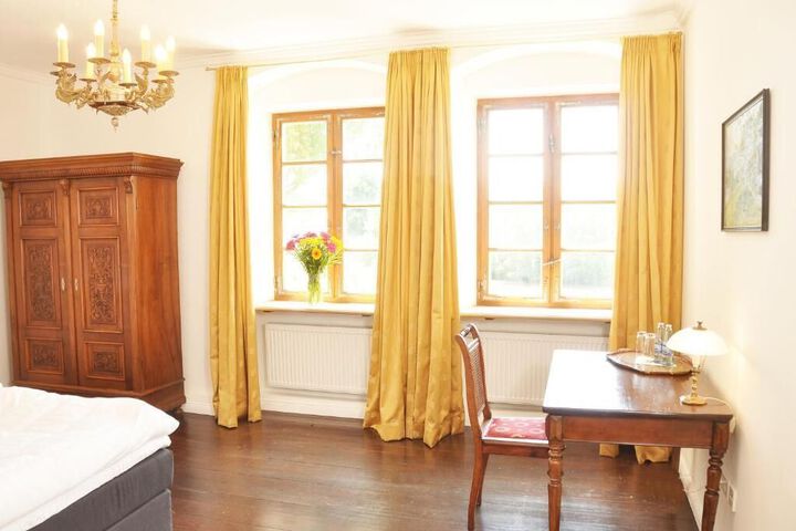 Room 54 of 57