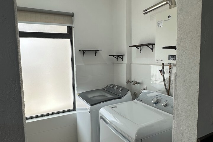 Room 16 of 60