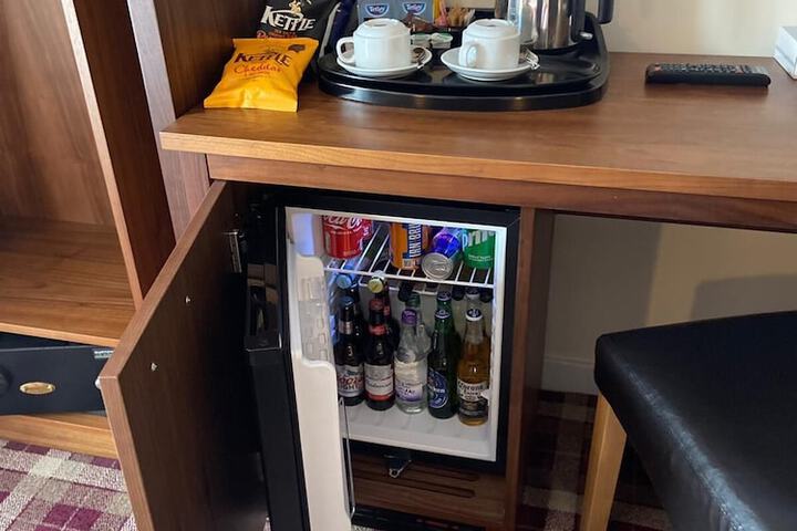 Room 10 of 29