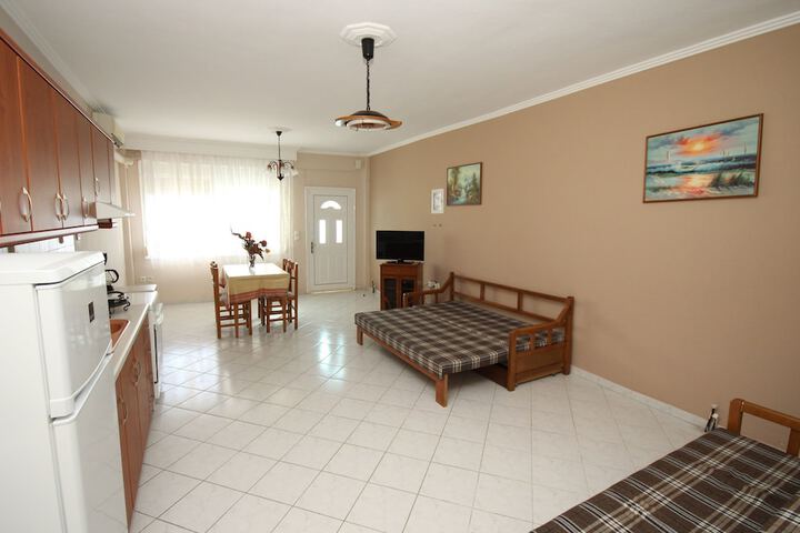 Room 18 of 35