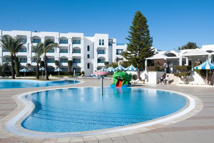 Hotel with Pool