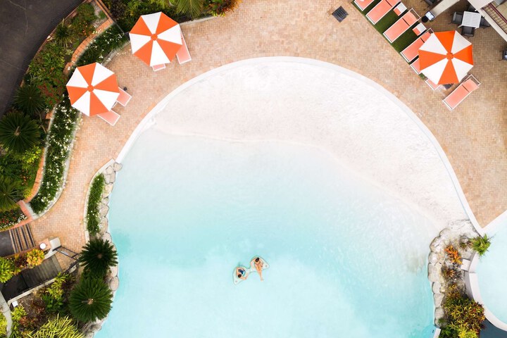 Pool 52 of 106