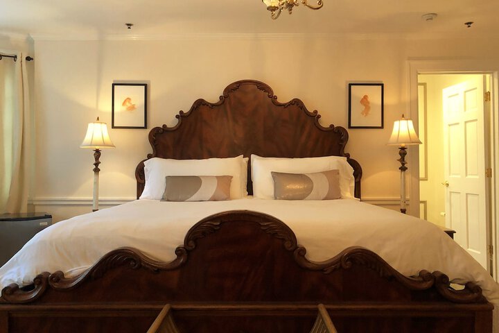 Room 6 of 25