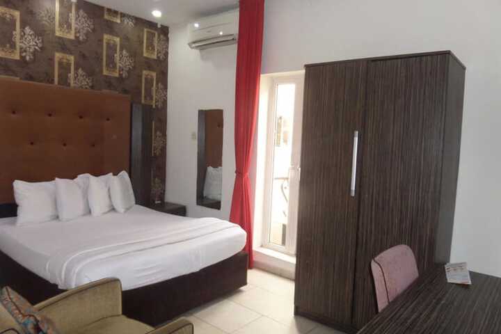 Room 12 of 13