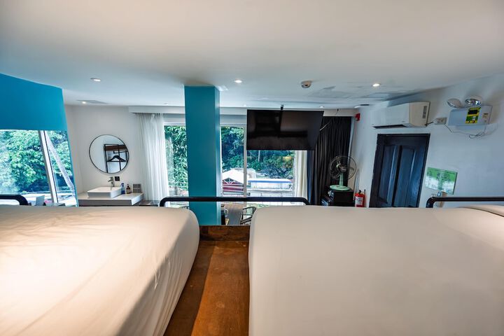 Room 42 of 65