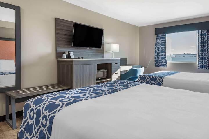2 Double Beds (17 of 18)