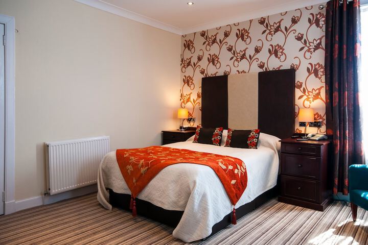 Room 6 of 40