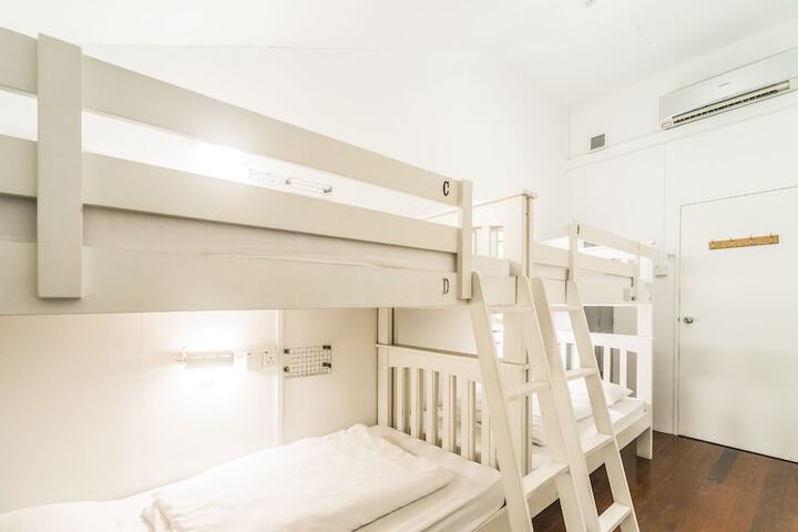 Room 22 of 43