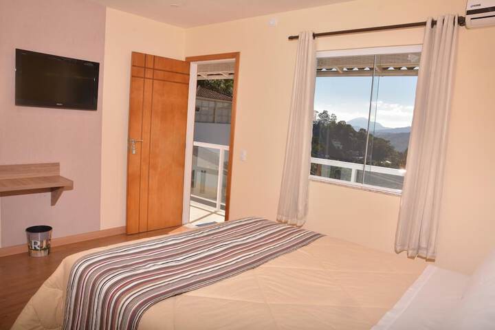Room 4 of 61