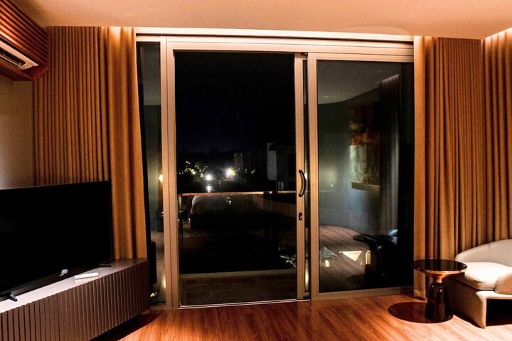 Room 14 of 168