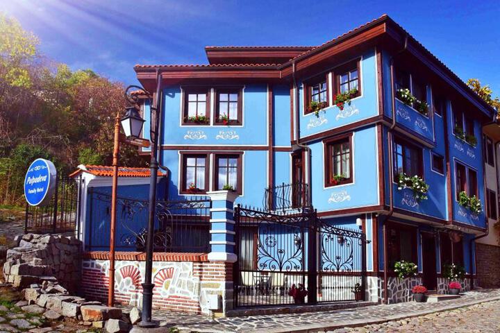 Pulpudeva Family Hotel