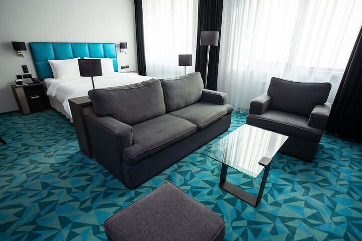 Room 8 of 42