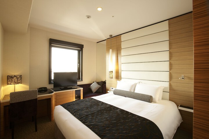 Room 7 of 72