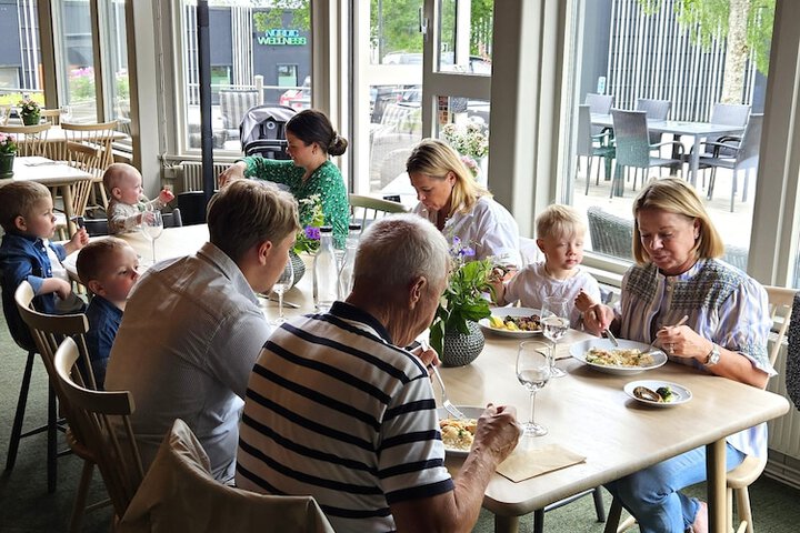 Dining 48 of 74