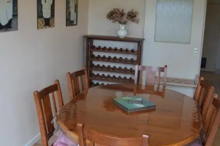 Dining 10 of 11