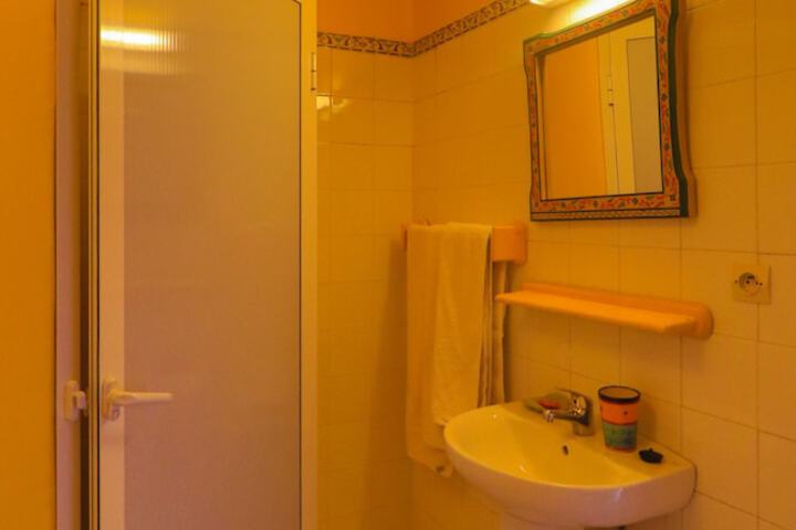 Room 136 of 266