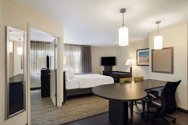 Studio Suite Queen Bed (22 of 26)