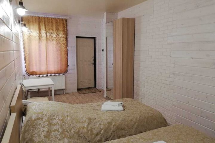 Room 10 of 37