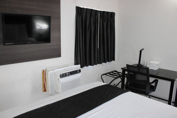 Room 27 of 65