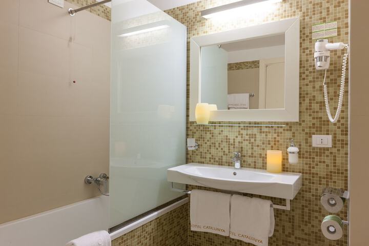 Room 108 of 254