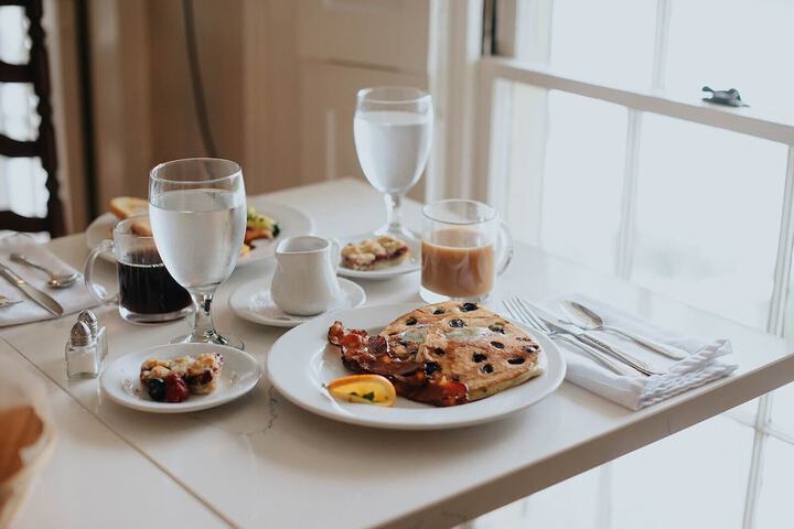 Breakfast/Coffee Service 50 of 61