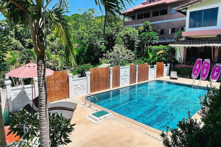 Hotel Pool