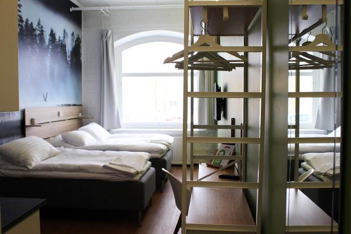 Room 12 of 42