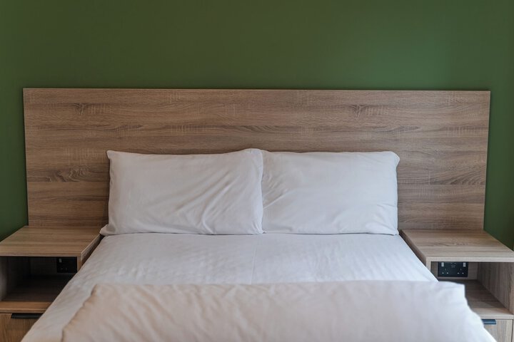 Room 9 of 21