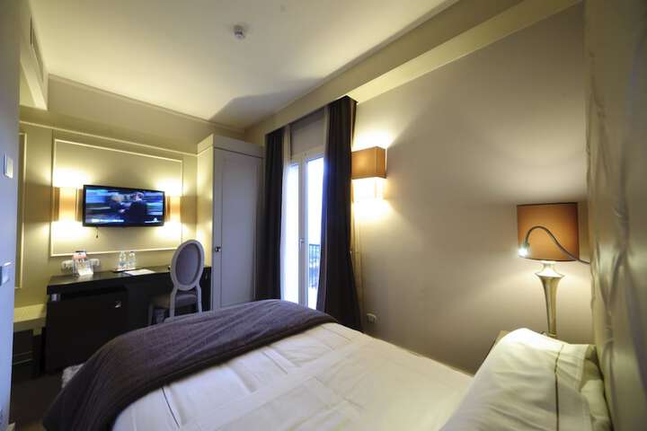 Room 21 of 186