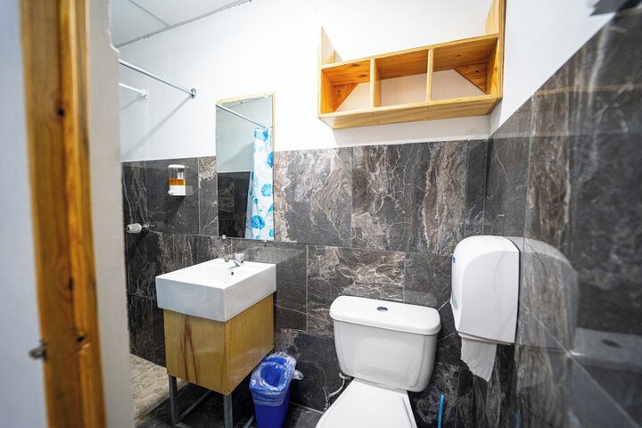 Room 16 of 37