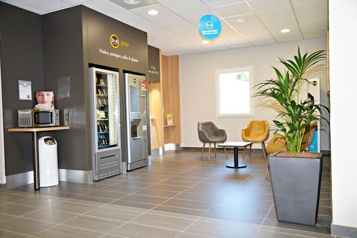 Guest Lobby
