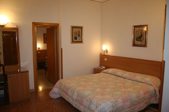 Room 6 of 57