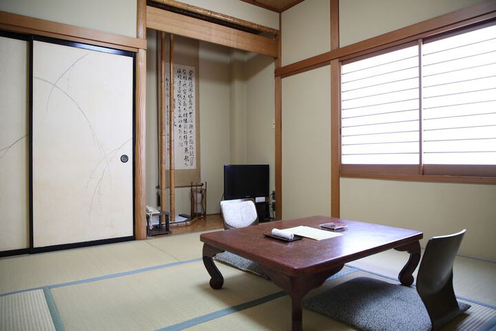 Room 10 of 46