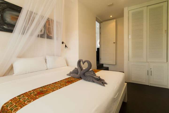 Room 28 of 272