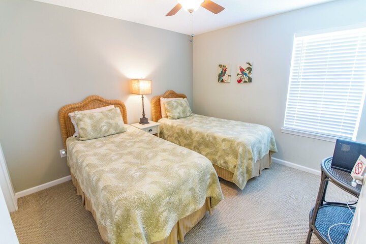 Room 12 of 60