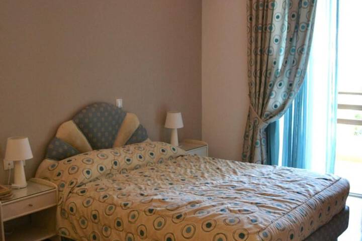 Room 12 of 60