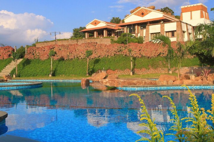Pool 10 of 44