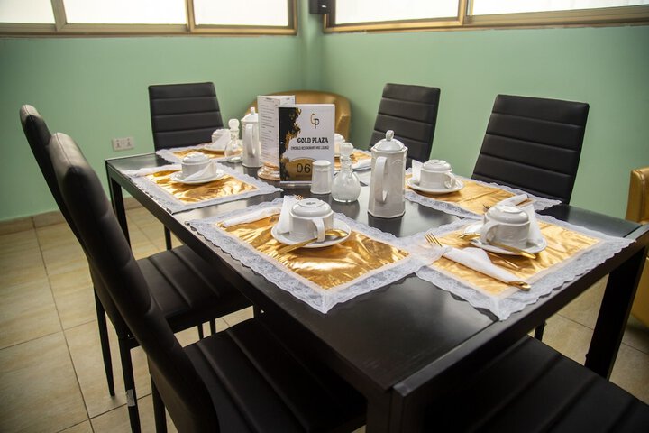 Dining 9 of 11