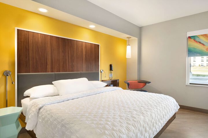 Room 10 of 43