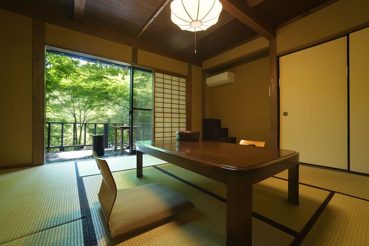 Room 7 of 73