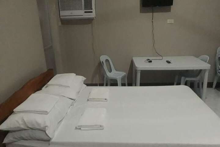 Room 8 of 18