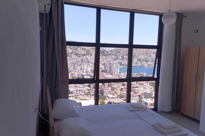 Room 21 of 38